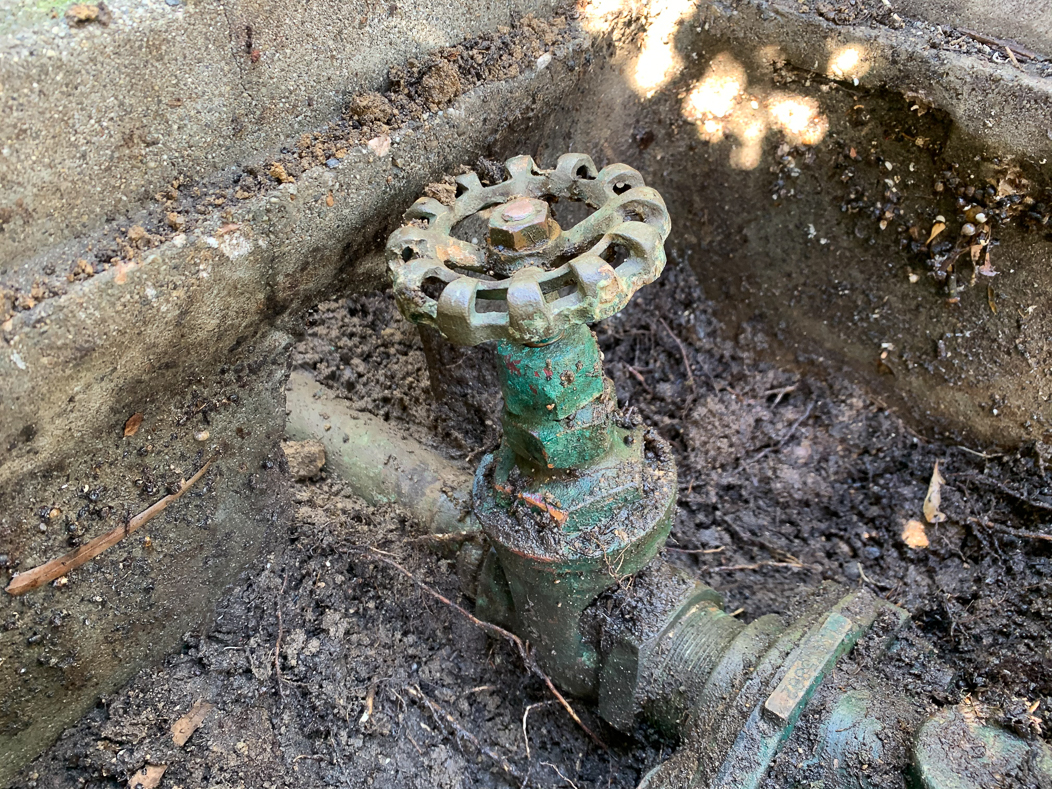 little-guy-plumbing-pipe-leak-poway A leaking service line neat the water meter of a Poway, CA home.