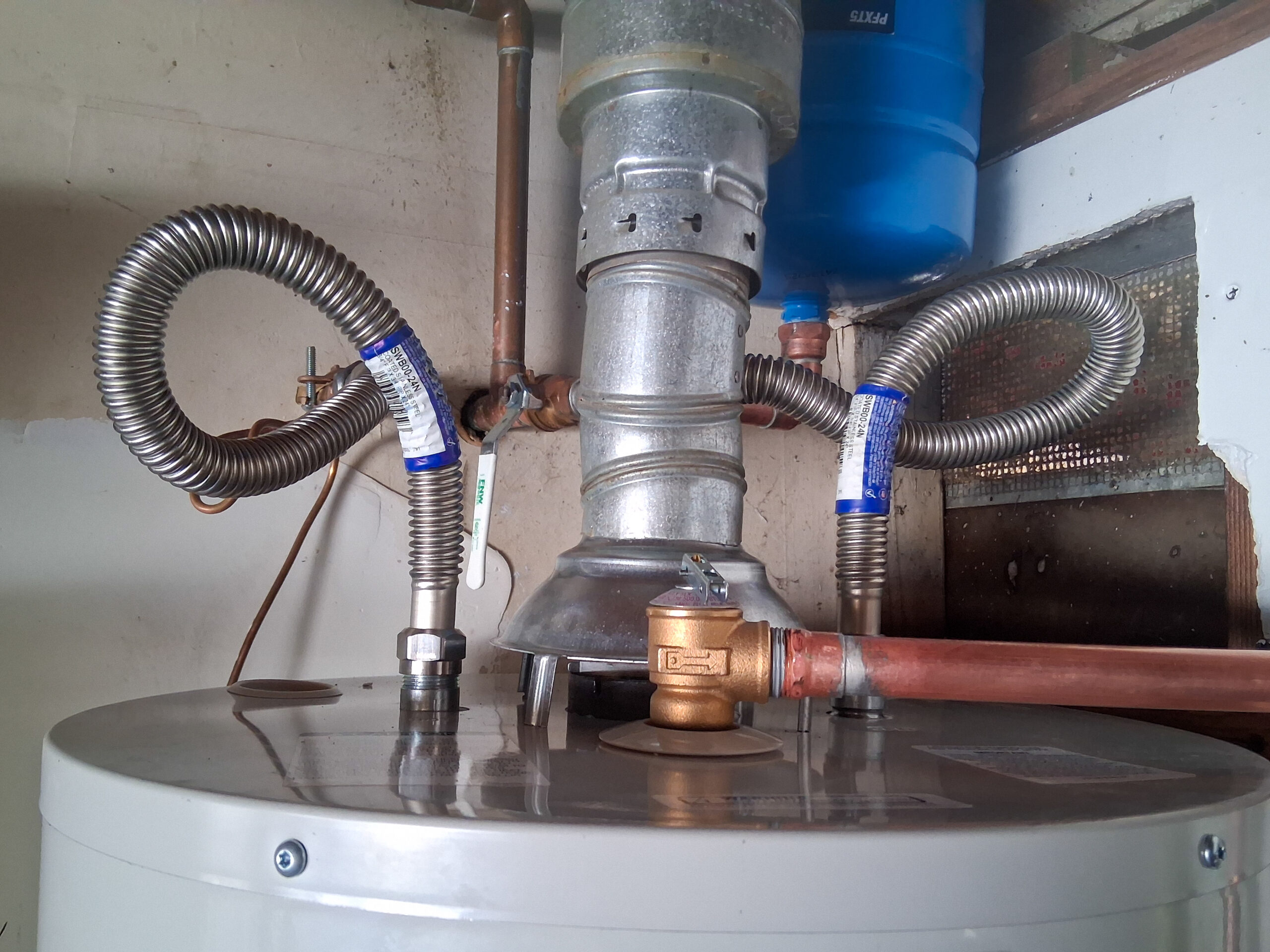 water-heater-escondido-jan-26-flex-supply-lines A water heater replacement in Escondido includes new flex supply lines, a new ball valve and a 2.5 gallon expansion tank.